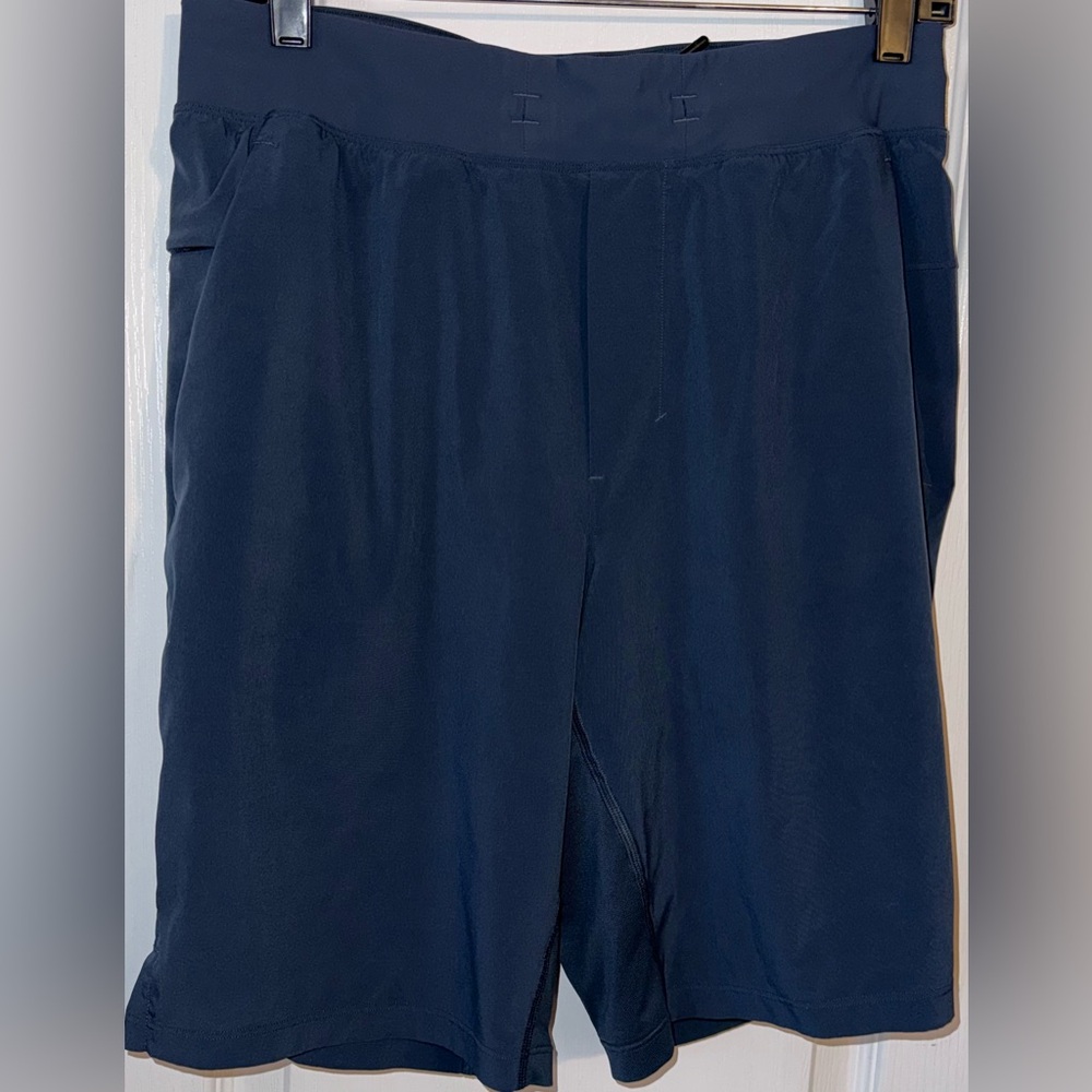 Lululemon Men’s Athletic Shorts Navy Blue Lightweight Performance Size M